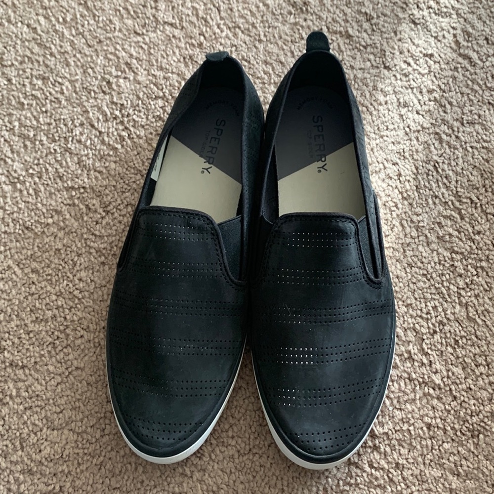 💕FINAL SALE!💕Sperry Black Slip-ons